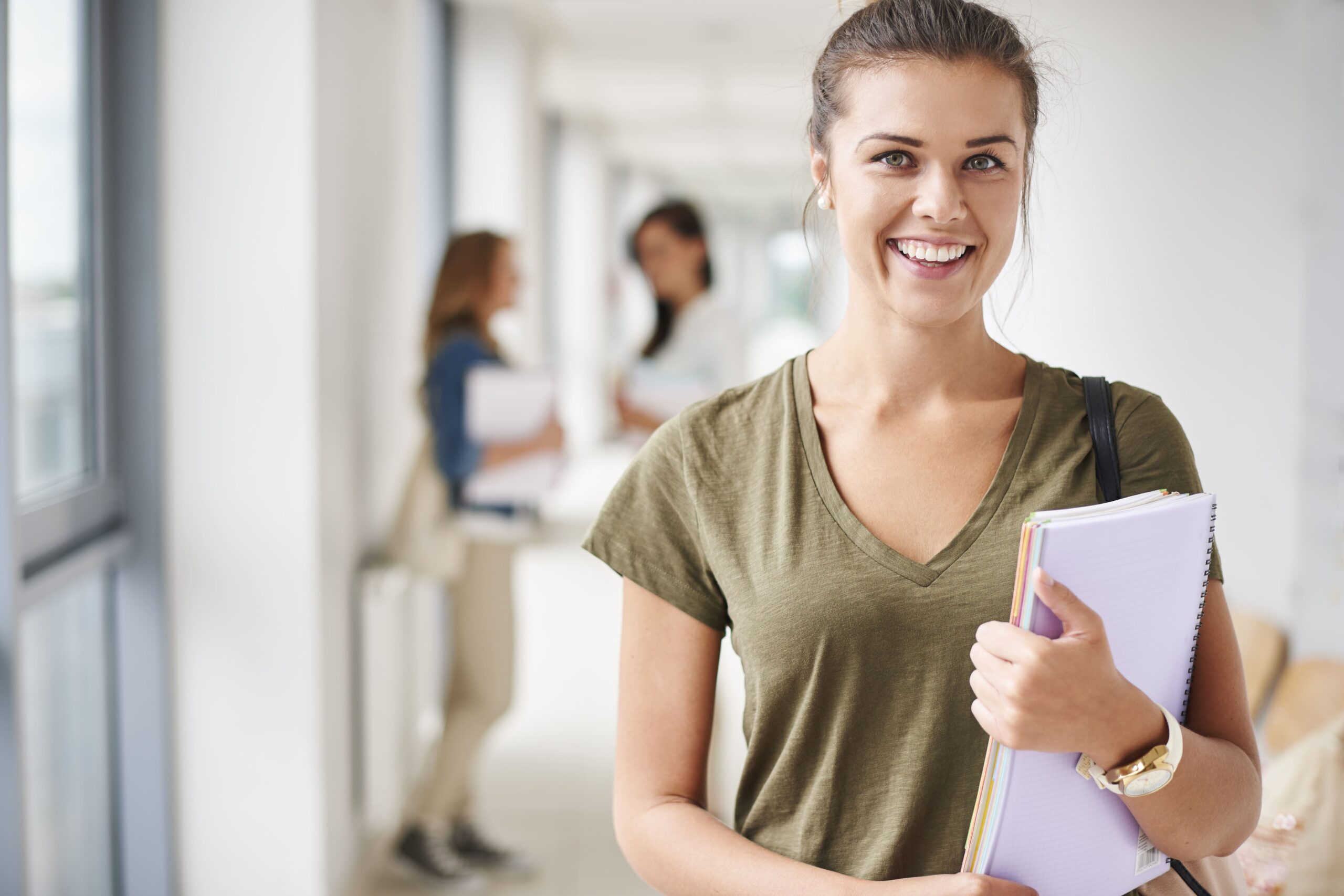 portrat eines perfekten studenten der universitat scaled